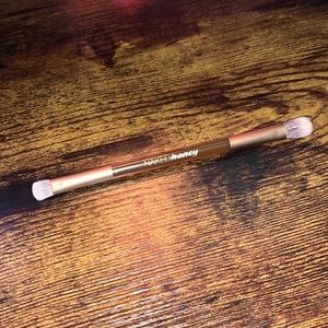 Urban Decay Naked Honey Eyeshadow Brush